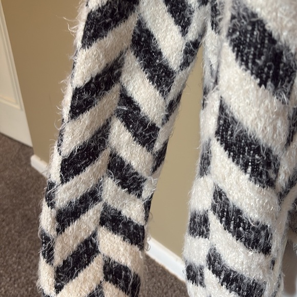 August Silk Light Fuzzy Jacket - Picture 2 of 4